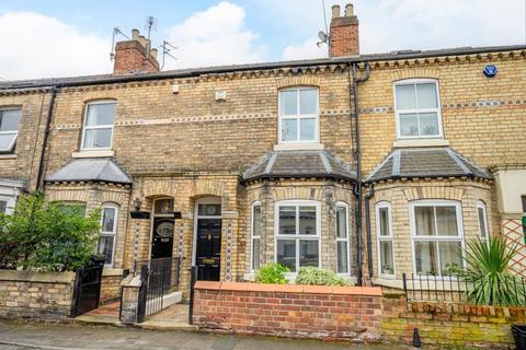 2 bedroom terraced house to rent, Neville Terrace, York, YO31 8NF