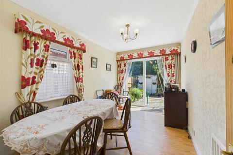 2 bedroom semi-detached house for sale, Knowsley Avenue, Cottingham