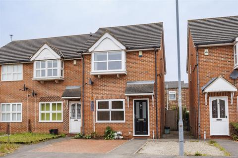 2 bedroom end of terrace house to rent, Emily Mews, York