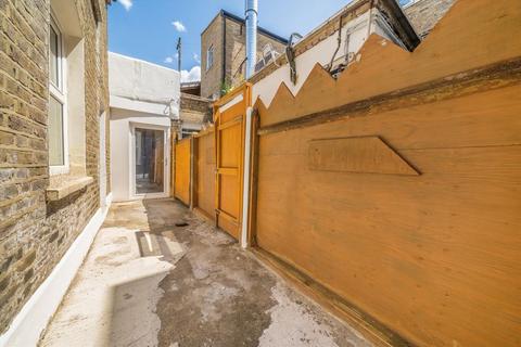 3 bedroom semi-detached house for sale, Noyna Road, London SW17