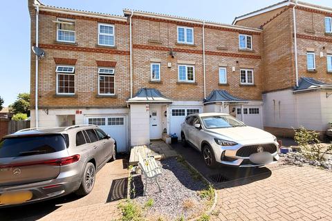 3 bedroom townhouse for sale, Porthallow Close, Orpington BR6