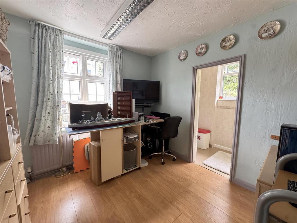 Bedroom(with En-Suite)