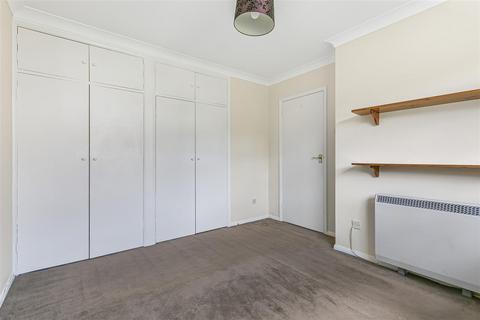 undefined, Deer Park Close, Kingston Upon Thames KT2