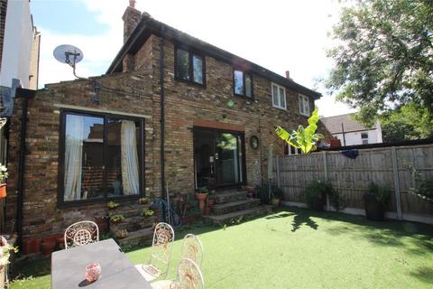 3 bedroom semi-detached house for sale, Red Lion Lane, London, SE18