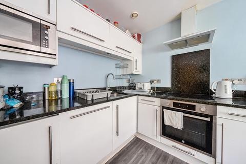 2 bedroom apartment for sale, Station Crescent, Blackheath