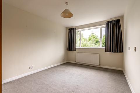 3 Corby Close, St Albans, AL2 3BB