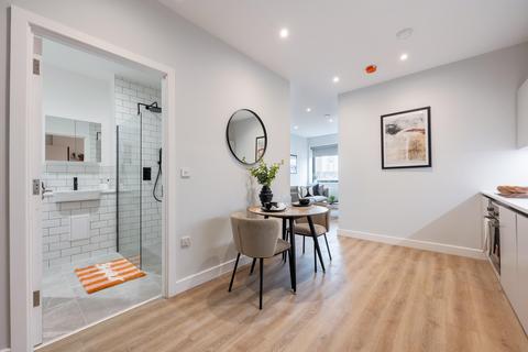 Studio to rent, Clay, Salford Quays, M50