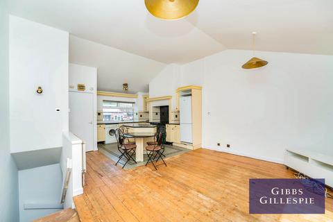2 bedroom house to rent, Braybourne Close, Uxbridge, UB8
