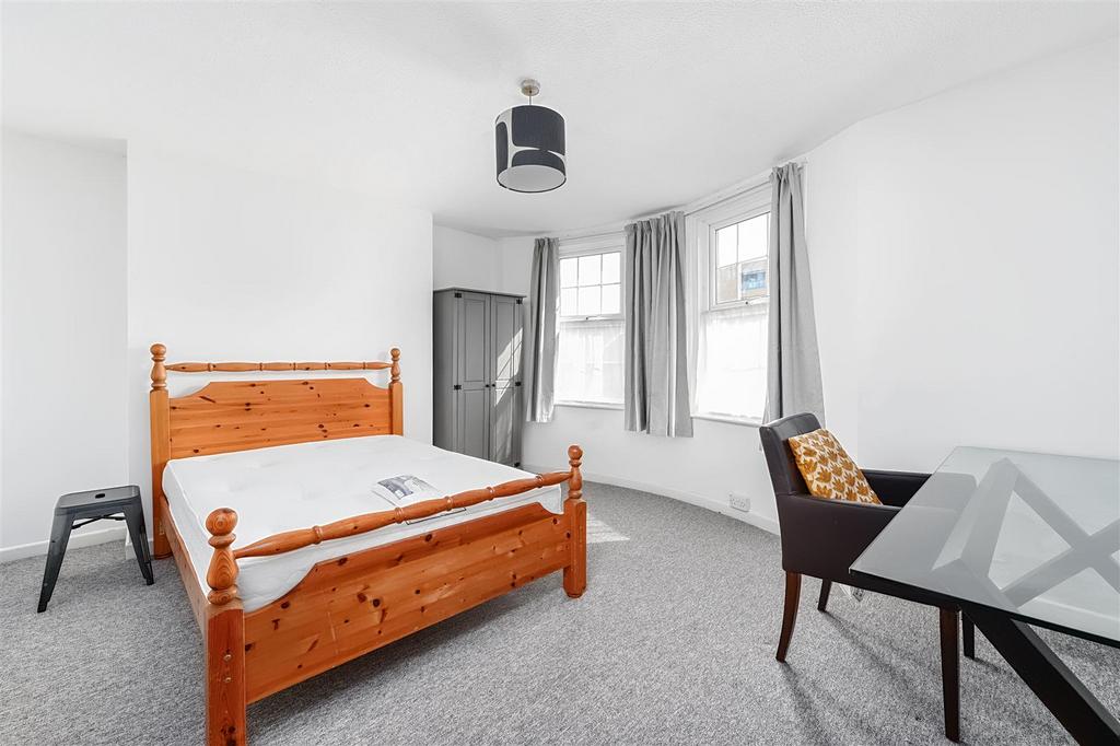 22-23 London Road, Brighton BN1 1 bed in a house share - £950 pcm (£219 pw)
