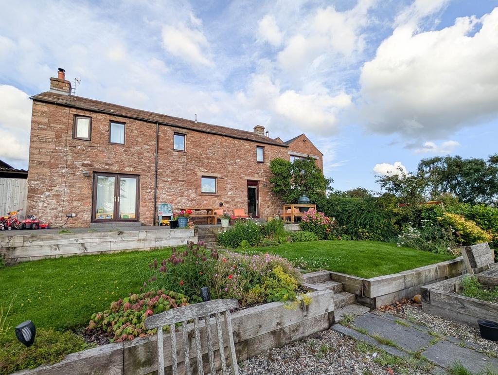 Plumpton, Penrith, CA11 2 bed barn conversion - £300,000