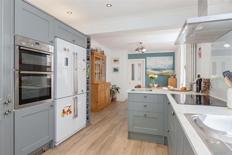 undefined, Navarino Road, Worthing