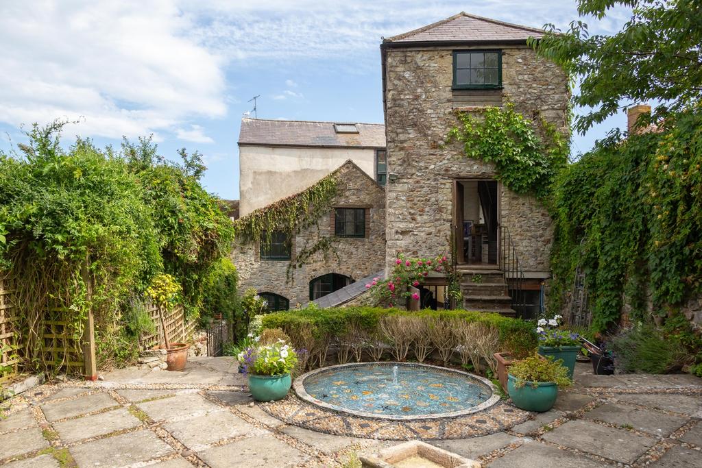 297562 - Re-edits 6 Sherbourne Lane, Lyme Regis...