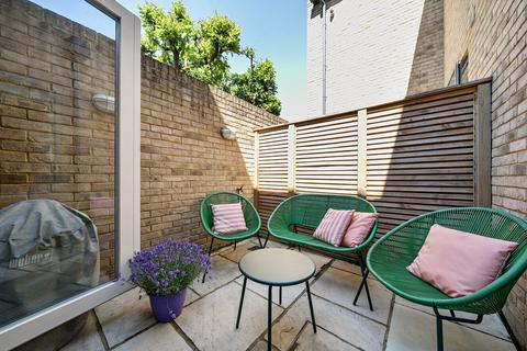 undefined, Longmans Mews, London, SW20