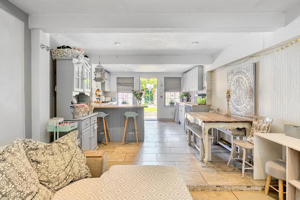 Kitchen/Dining Area
