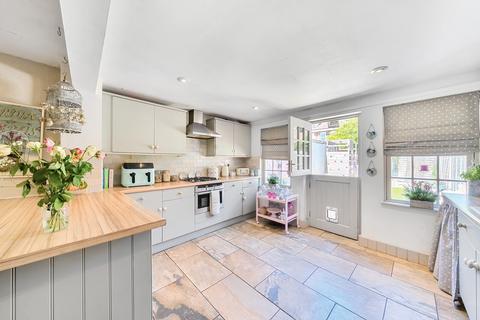 2 bedroom terraced house for sale, London Street, Chertsey, KT16