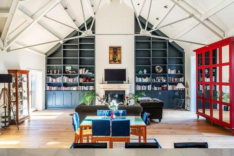 4 bedroom barn conversion for sale, Halfpenny Lane, Guildford, Surrey, GU4