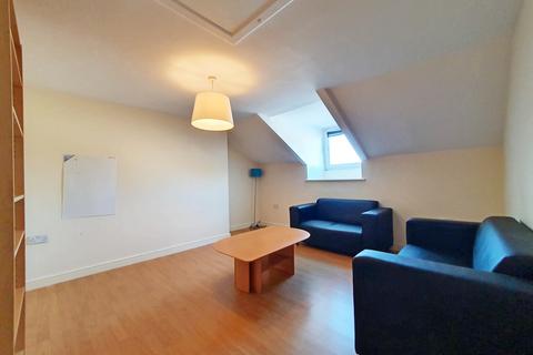 2 bedroom flat to rent, Clifton Street, Adamsdown, Cardiff, CF24