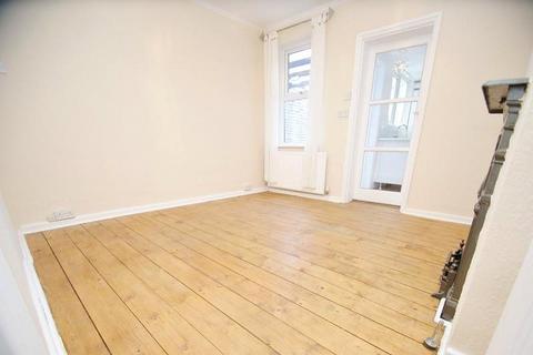 1 bedroom maisonette to rent, Salisbury Road, Gidea Park, Romford, RM2