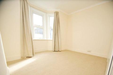 1 bedroom maisonette to rent, Salisbury Road, Gidea Park, Romford, RM2