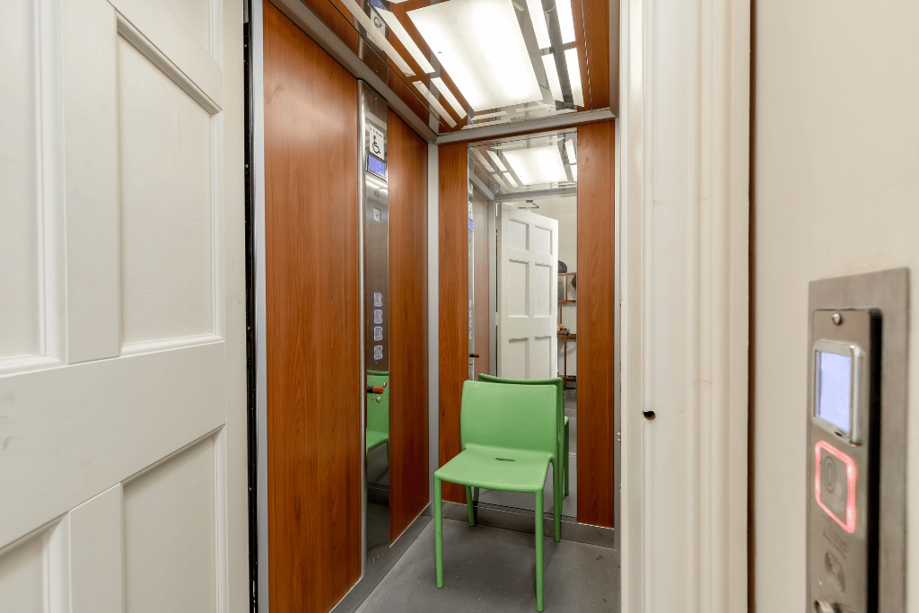 Lift - 28 Abercromby Place