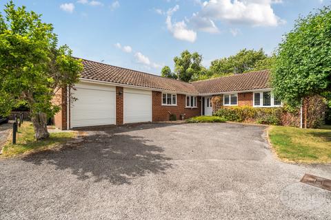3 bedroom bungalow for sale, Byworth Close, Farnham, Surrey, GU9