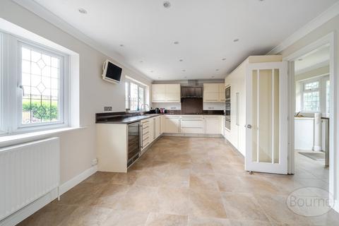 3 bedroom bungalow for sale, Byworth Close, Farnham, Surrey, GU9