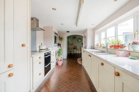 5 bedroom detached house for sale, High Road, Gorleston
