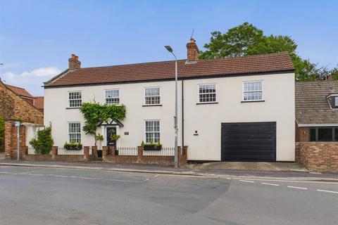 4 bedroom detached house for sale, Station Road, Brough