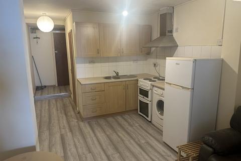 1 bedroom flat to rent, Woodville Road, CF24 4ED