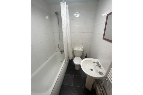 1 bedroom flat to rent, Woodville Road, CF24 4ED