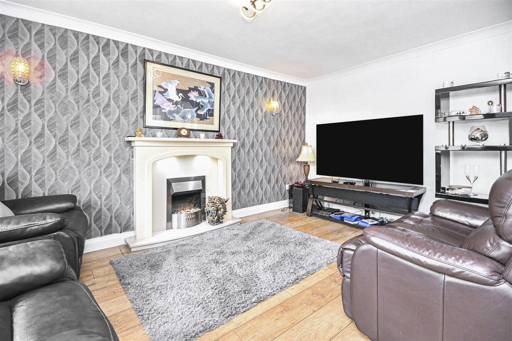 6 Hallworthy Close Lounge (1).jpg