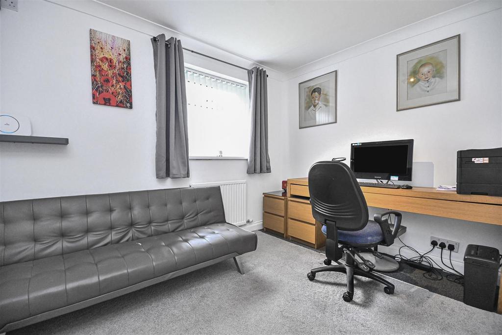 6 Hallworthy Close Bedroom 2.jpg