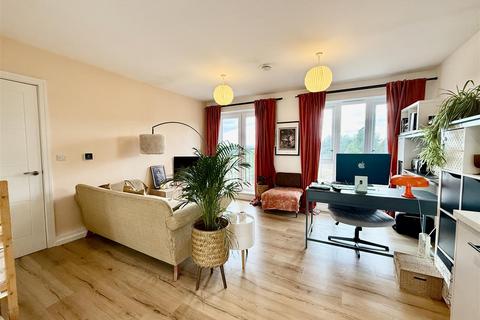 1 bedroom flat for sale, Ginner Road, Swindon