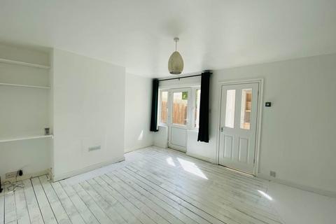 3 bedroom semi-detached house to rent, Akeman Street, Cambridge, CB4