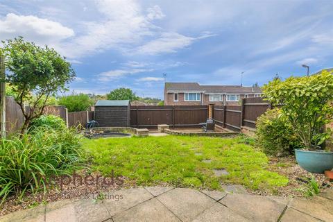 3 bedroom end of terrace house to rent, Tovey Close, Nazeing EN9