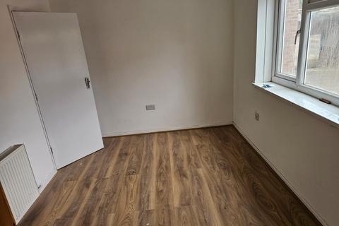 4 bedroom semi-detached house to rent, Imperial Road, FELTHAM, Greater London, TW14