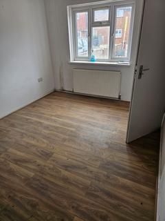4 bedroom semi-detached house to rent, Imperial Road, FELTHAM, Greater London, TW14