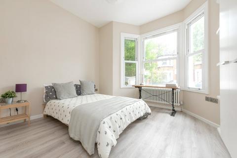 3 bedroom apartment for sale, Roundwood Road, London, NW10