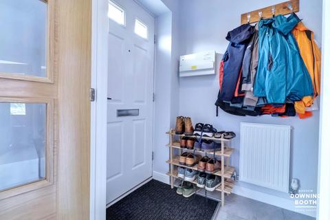 44 Tye Road, Fradley, Lichfield, WS13 8GW