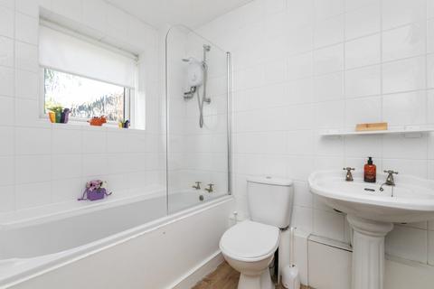 67 Lowden Close, Winchester, SO22 4EW