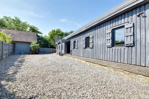 2 bedroom detached bungalow for sale, Hunts Hill Farm, Moons Green, Wittersham, Tenterden