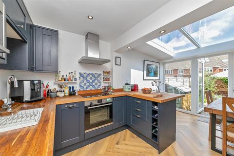12 Blacksmiths Lane, St Albans, AL3 4SQ