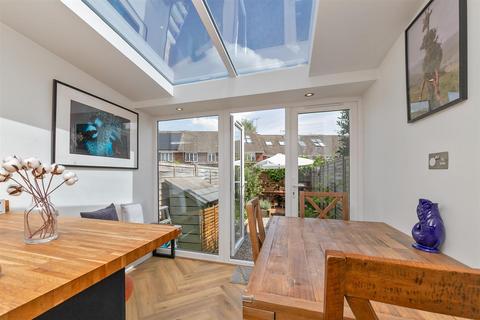 12 Blacksmiths Lane, St Albans, AL3 4SQ