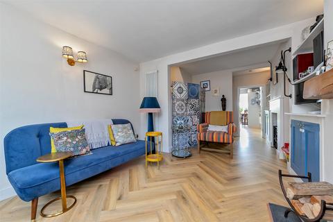 12 Blacksmiths Lane, St Albans, AL3 4SQ
