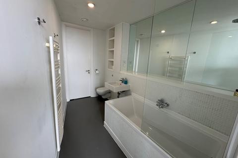 2 bedroom apartment to rent, 1700 Rotunda