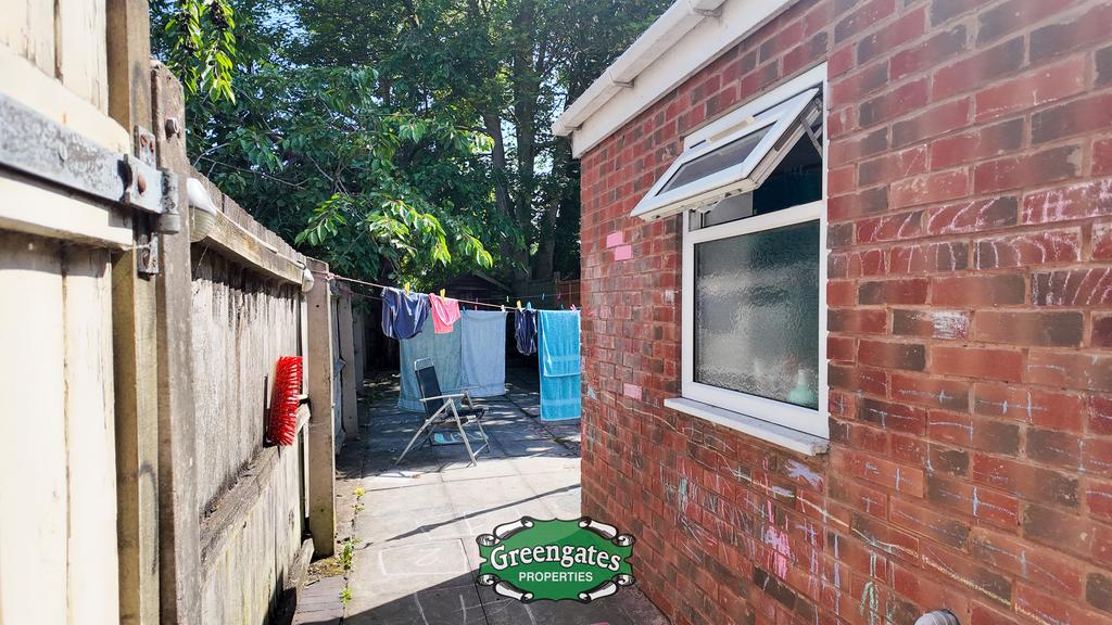 370 Charles Road 11