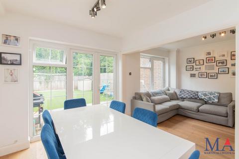 4 bedroom townhouse for sale, Cavendish Crescent, Elstree