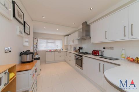 4 bedroom townhouse for sale, Cavendish Crescent, Elstree