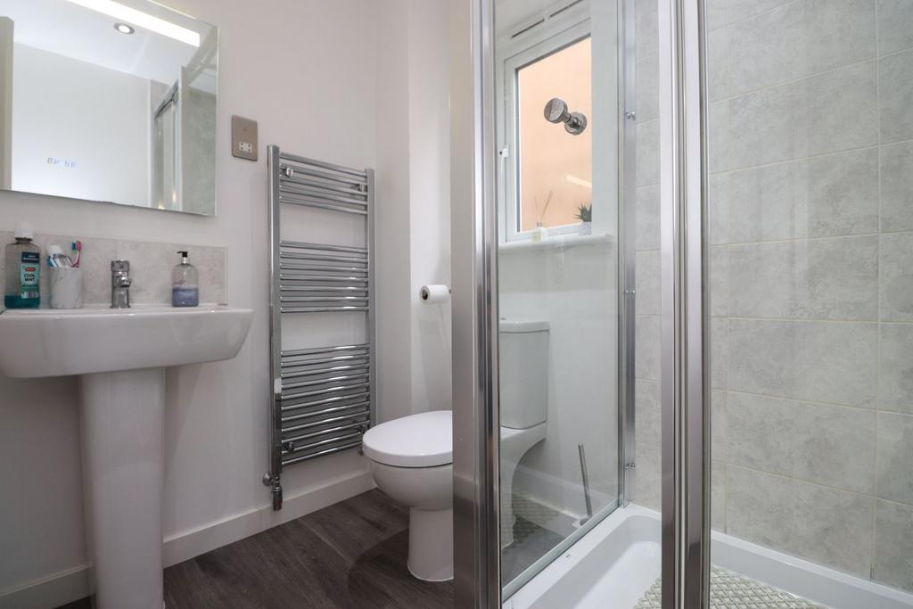 En-suite to Bedroom 1