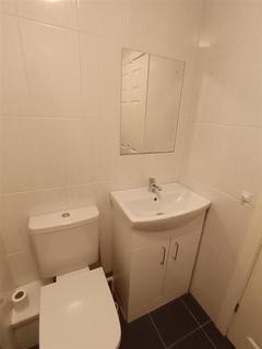 1 bedroom apartment to rent, City Road, Cardiff